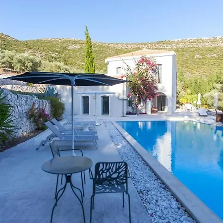 Secluded Amadeus,hammam & Tennis Póros