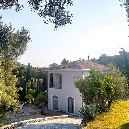 Villa Secluded Amadeus,hammam & Tennis Póros